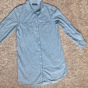 Karen Kane
Chambray Collared V-Neck Long Roll Tab Sleeve Shirtdress Size M